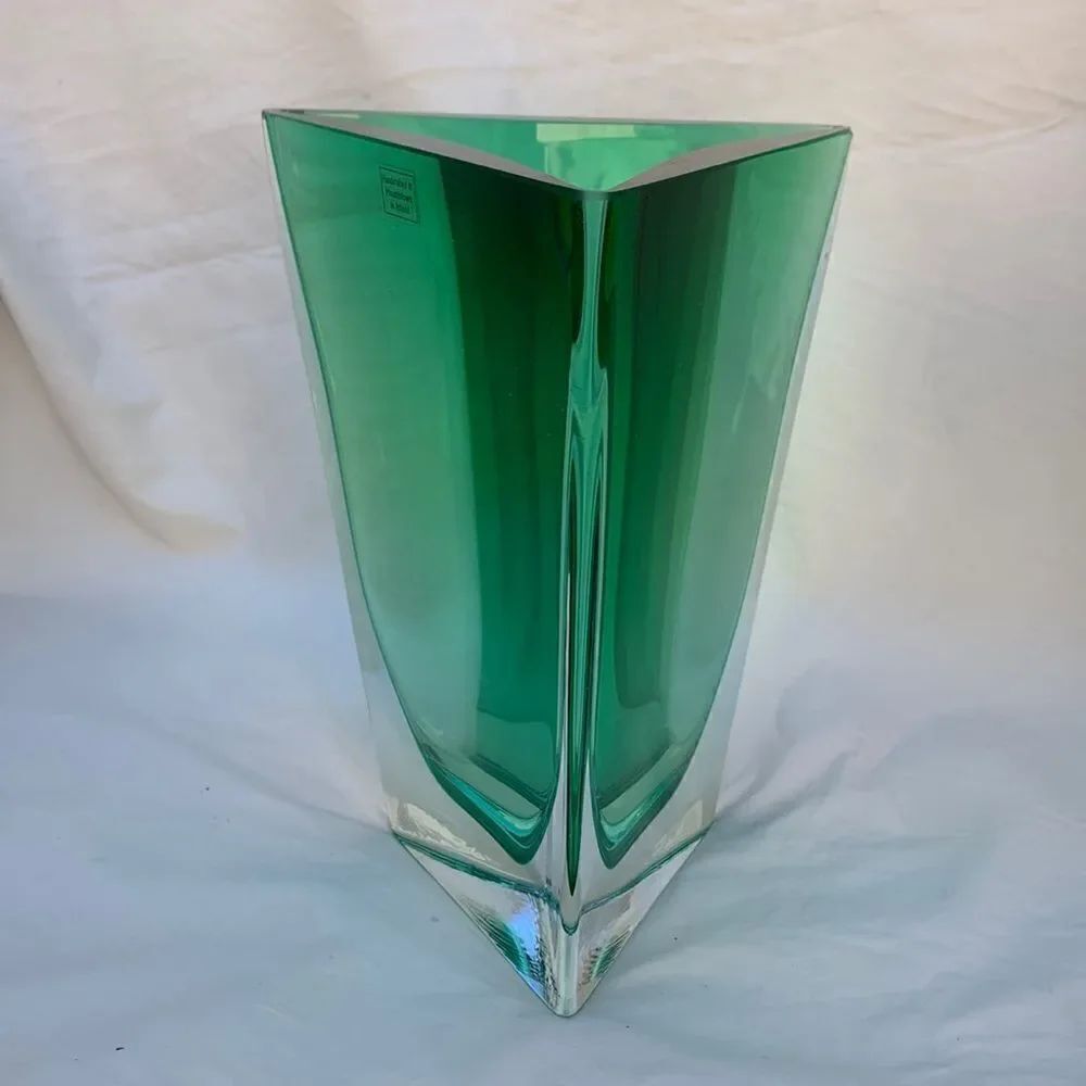 Mouth Blown Handcrafted In Poland Emerald Green Quality Heavy Triangle Vase